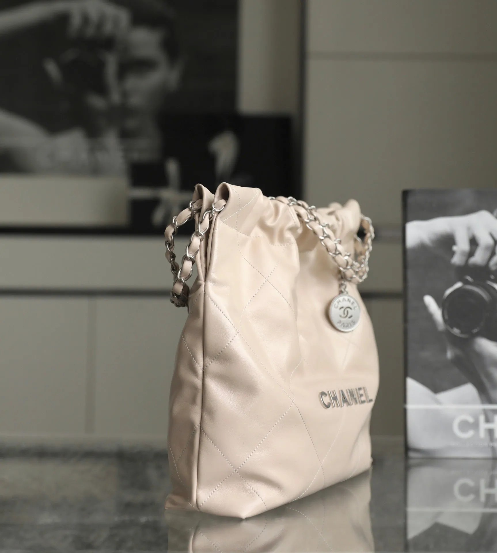 CC711 CC 22 Handbag / HIGHEST QUALITY VERSION / Small/Medium