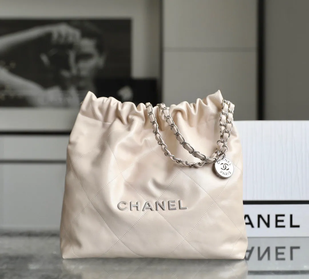 CC711 CC 22 Handbag / HIGHEST QUALITY VERSION / Small/Medium