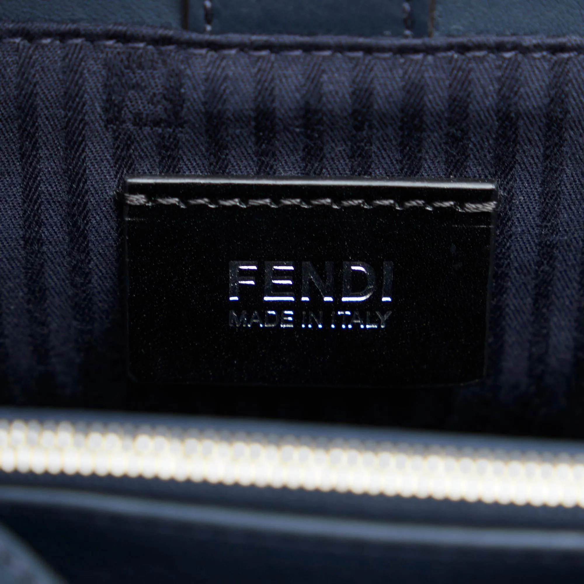 Fendi Petit 2Jours Handbag (SHG-BbFTbq)