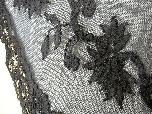 GORGEOUS Antique Black Lace Shawl, Netted Lace Collar,Victorian Mourning Lace, French Lace, Shoulder Wrap,Vintage Clothing, Lovely Lace