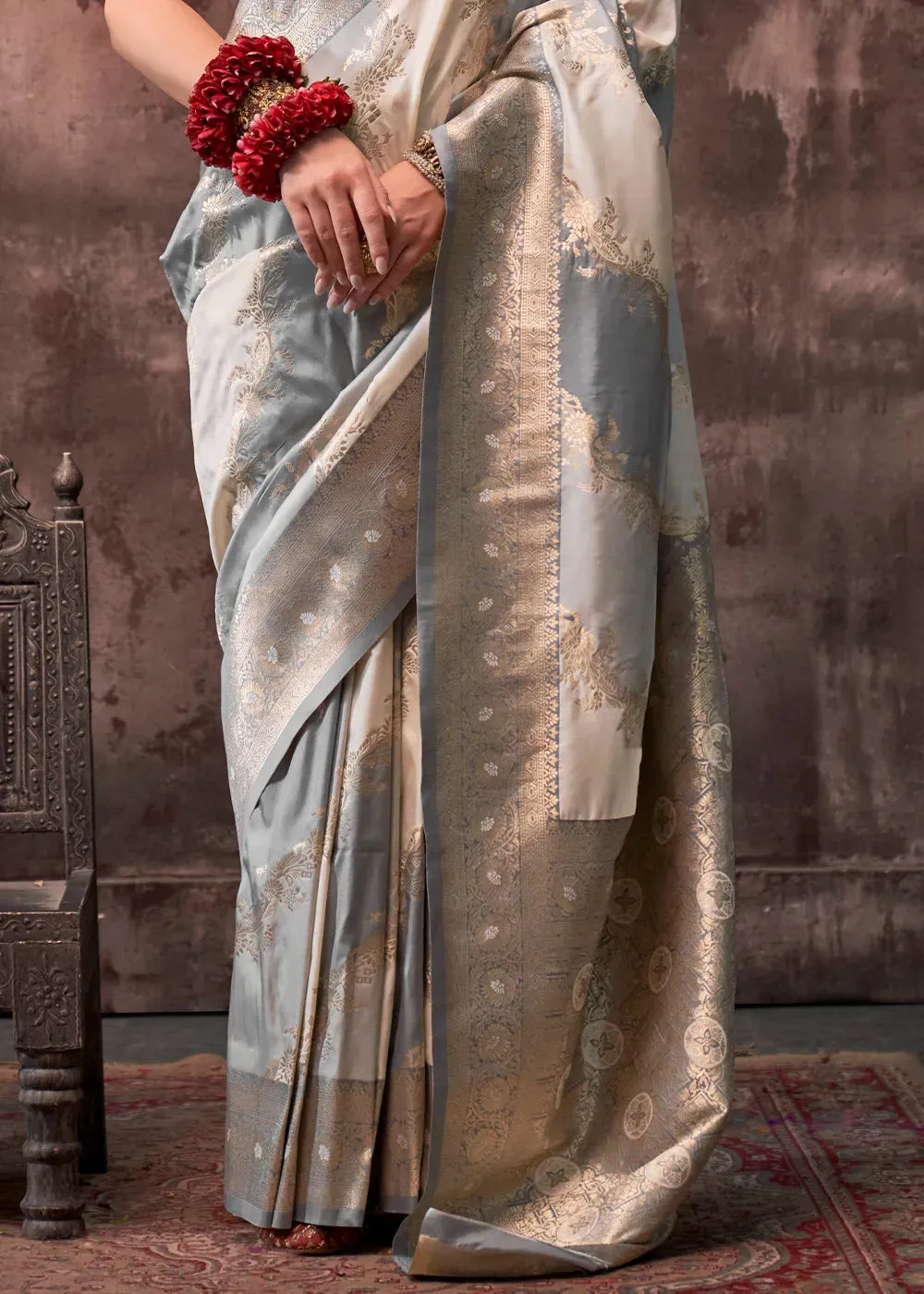 Gorgeous Grey-Cream Rangkaat Handloom Silk Saree