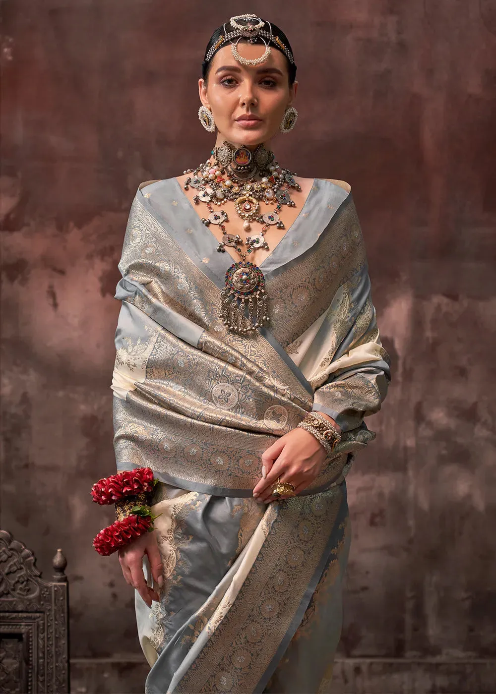 Gorgeous Grey-Cream Rangkaat Handloom Silk Saree