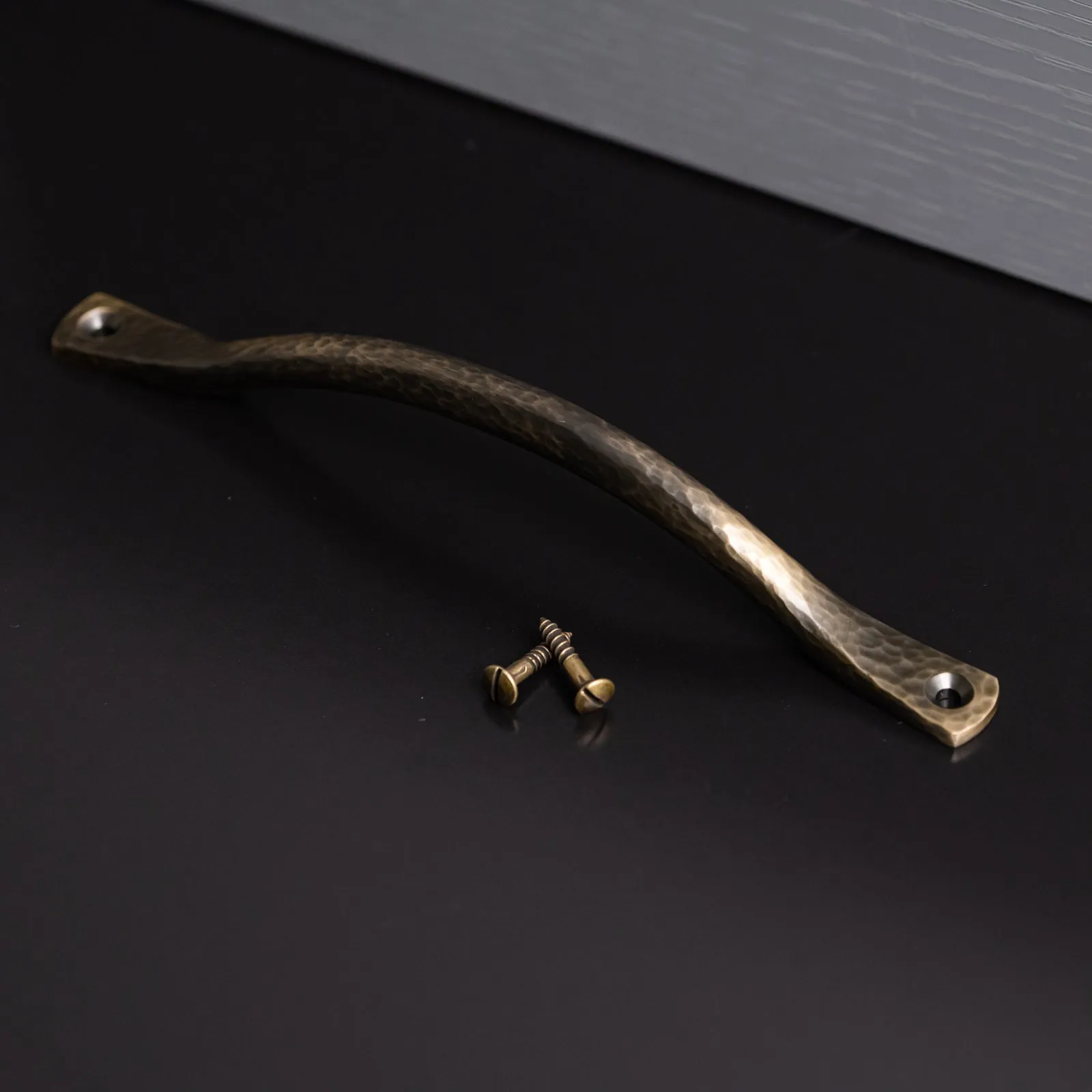 Hammered Slim Bow Handle