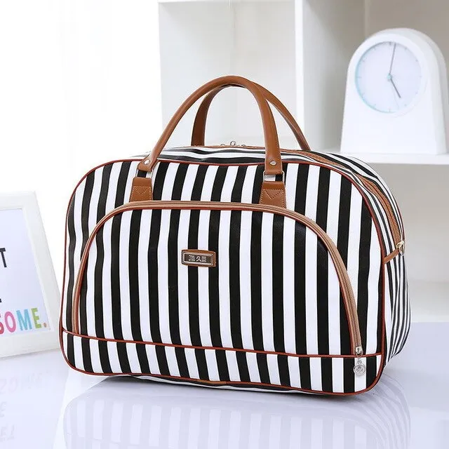 Large Capacity Leather Women Travel Bags Hand Luggage Duffle Bag Travelling Bags and Luggage for Women Weekend Overnight Handbag