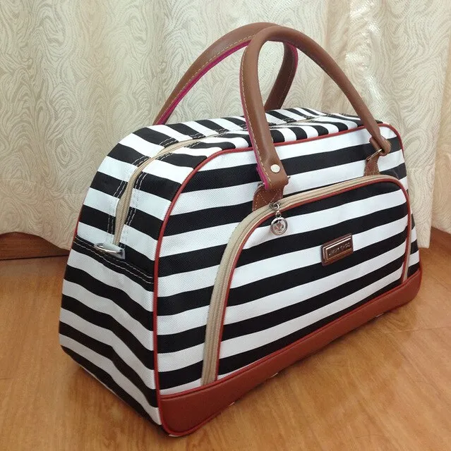 Large Capacity Leather Women Travel Bags Hand Luggage Duffle Bag Travelling Bags and Luggage for Women Weekend Overnight Handbag