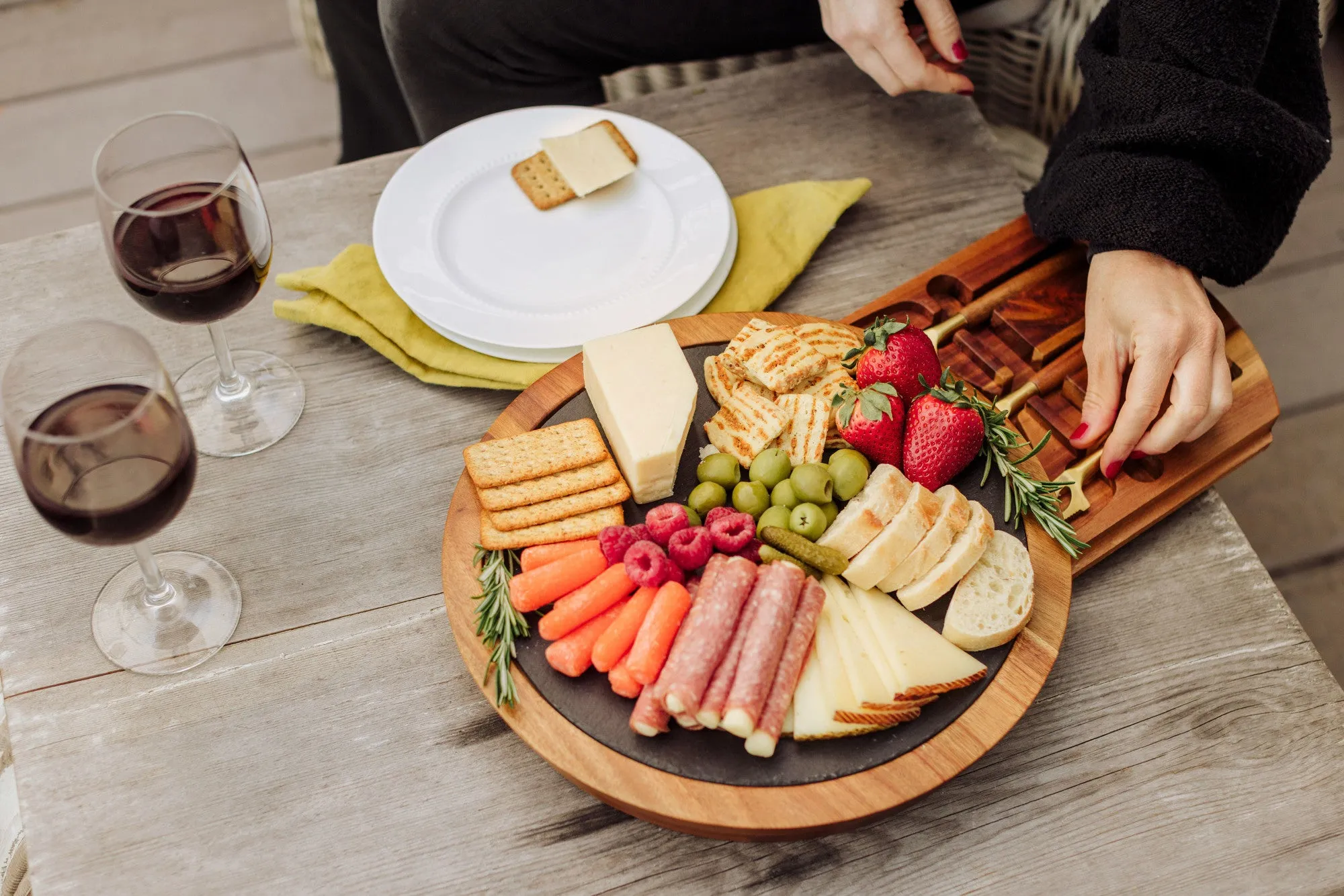 New York Mets - Insignia Acacia and Slate Serving Board with Cheese Tools